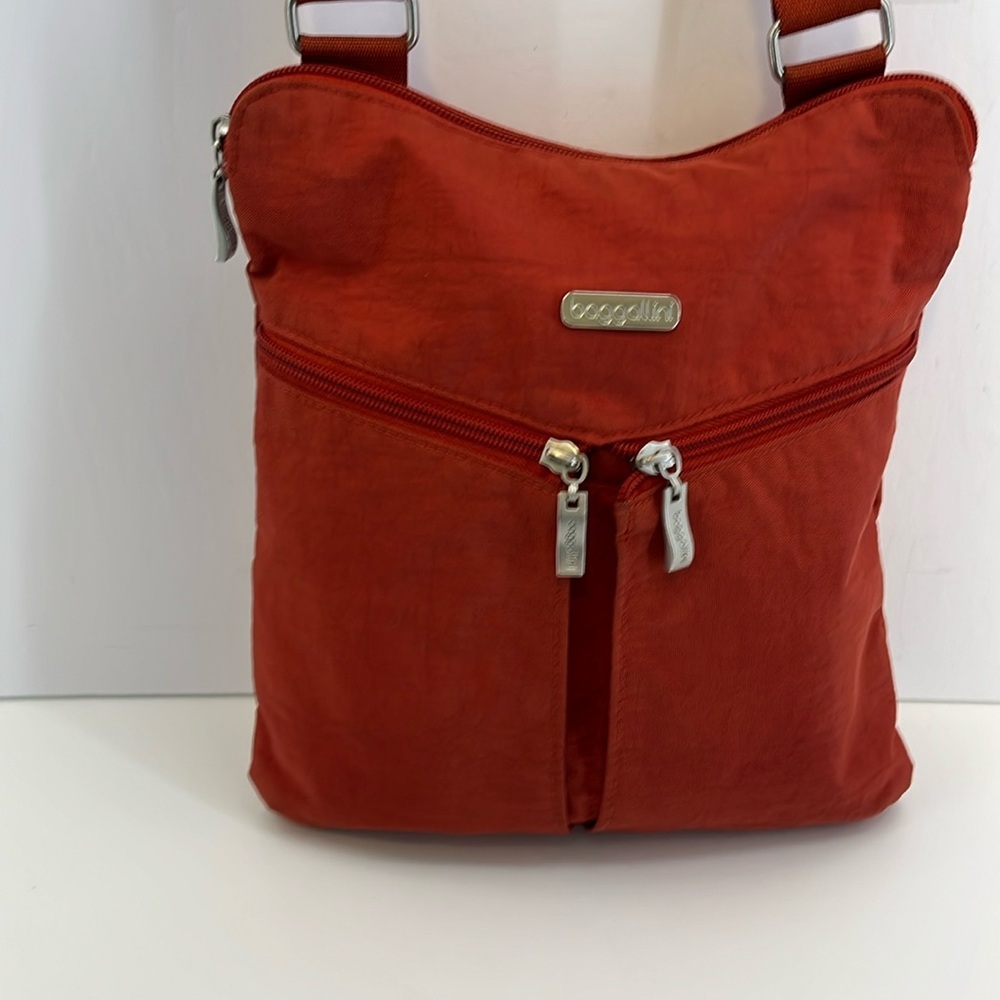 Baggallini Vintage Burnt Orange Nylon Water Resistant Crossbody Purse Travel Bag